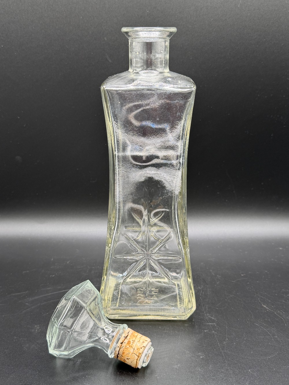 Starburst Decanter Clear Glass with Stopper
