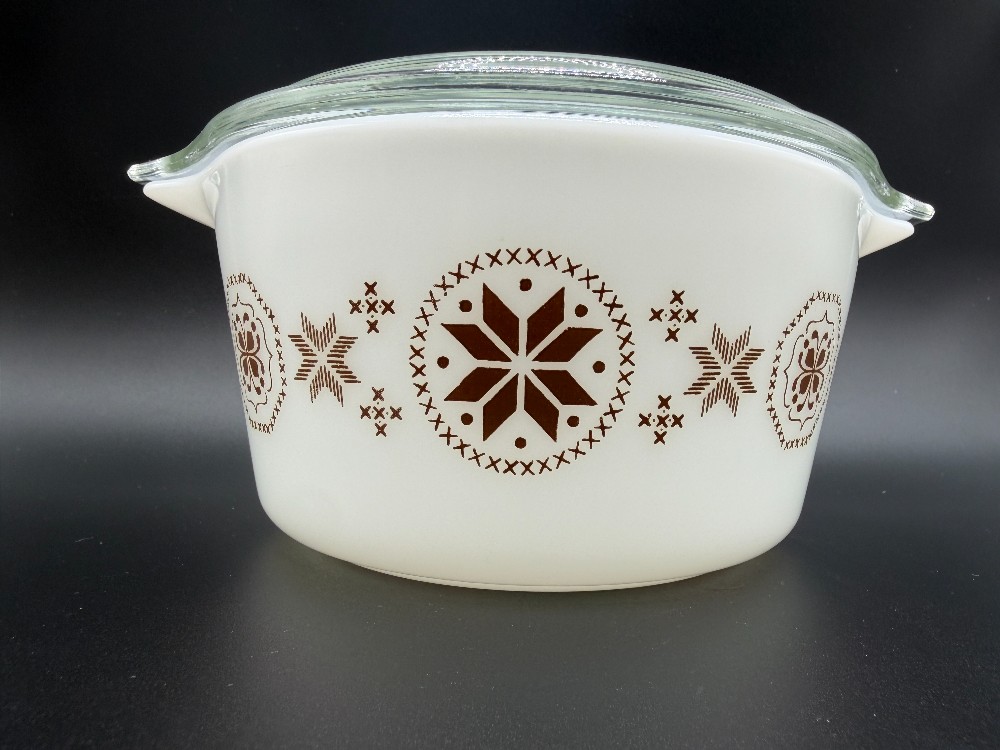 Vintage Pyrex Town & Country 1-Quart Casserole Dish w/ Lid #473