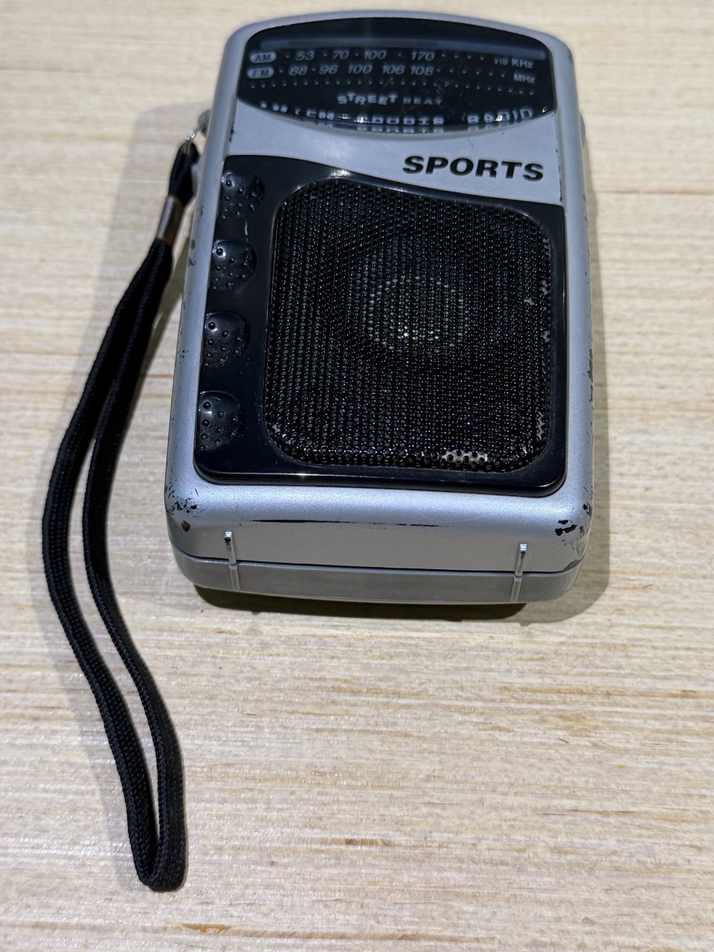 VTG Street Beat Sports AM/FM Radio