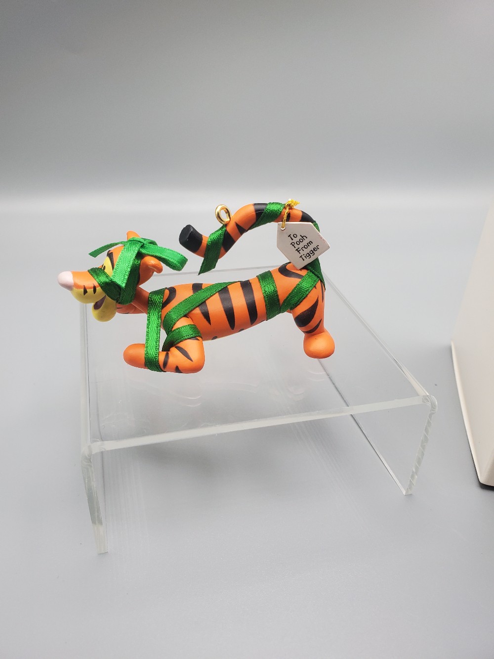 Hallmark Keepsake A Present for Pooh Ornament
