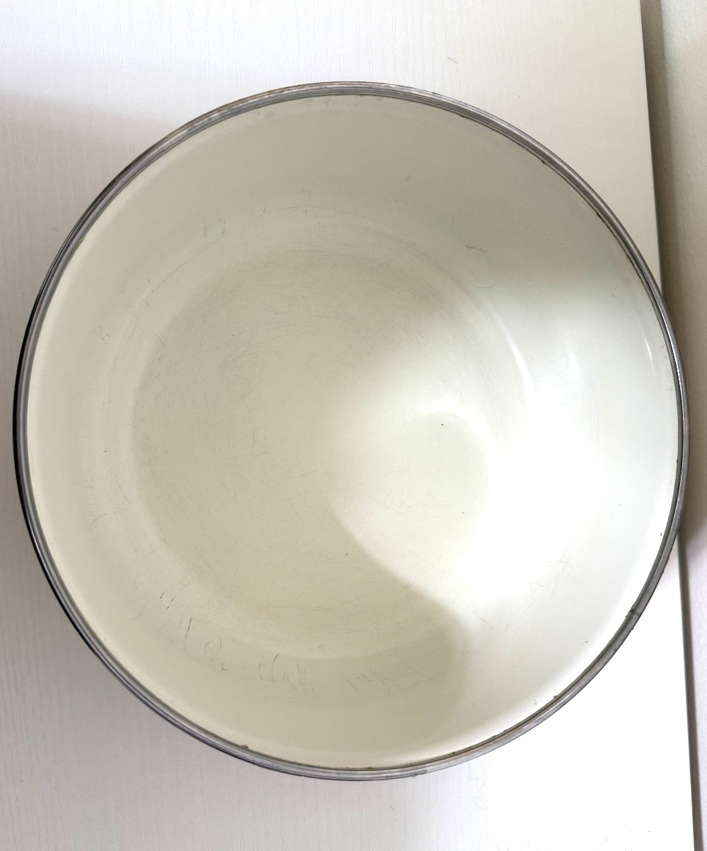Enamelware Strawberry Nesting Bowl 1