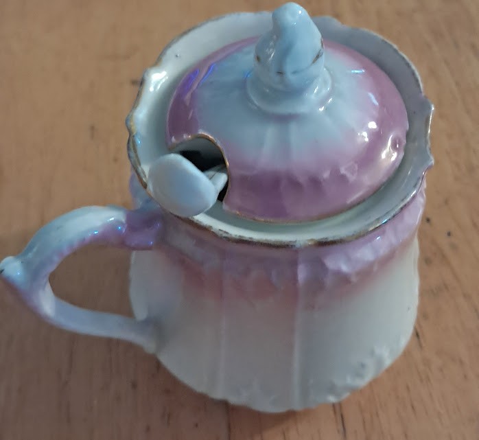 Pink/White Porcelain Sugar Bowl