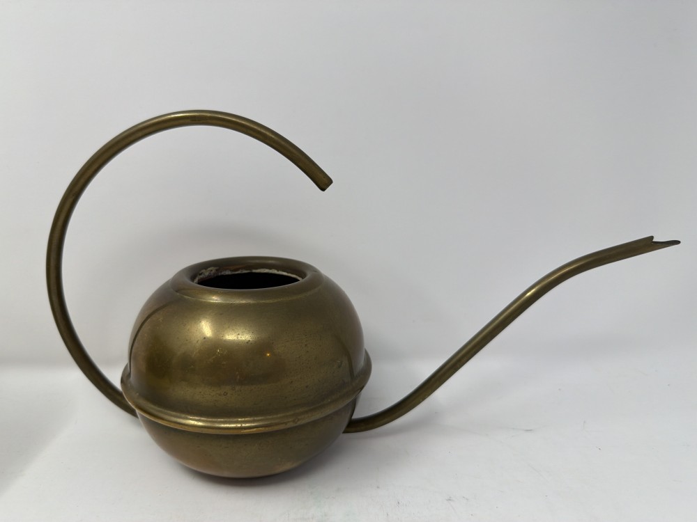 Vintage Brass Petite Watering