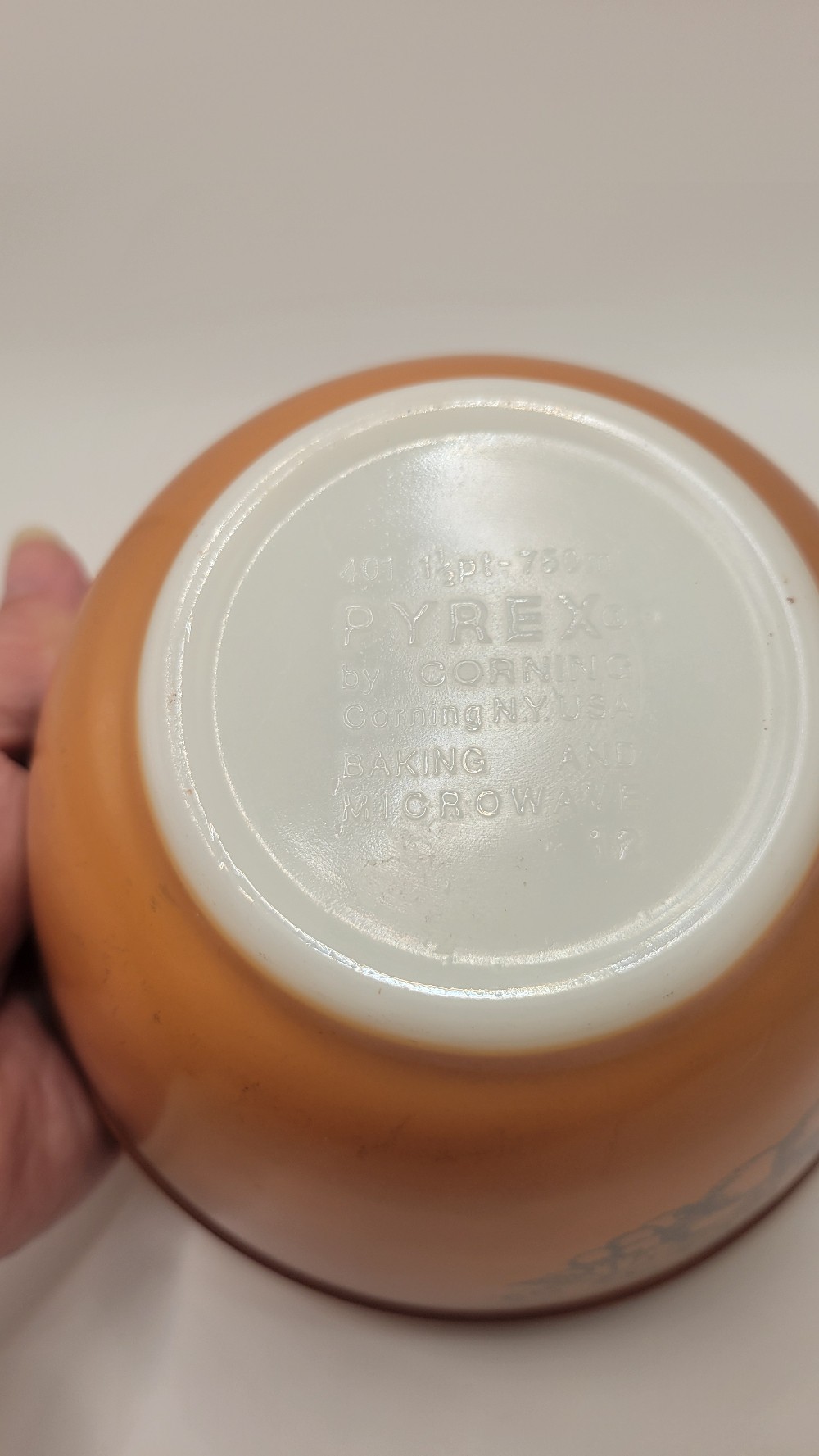 1970's Old Orchard Pattern Pyrex Bowl