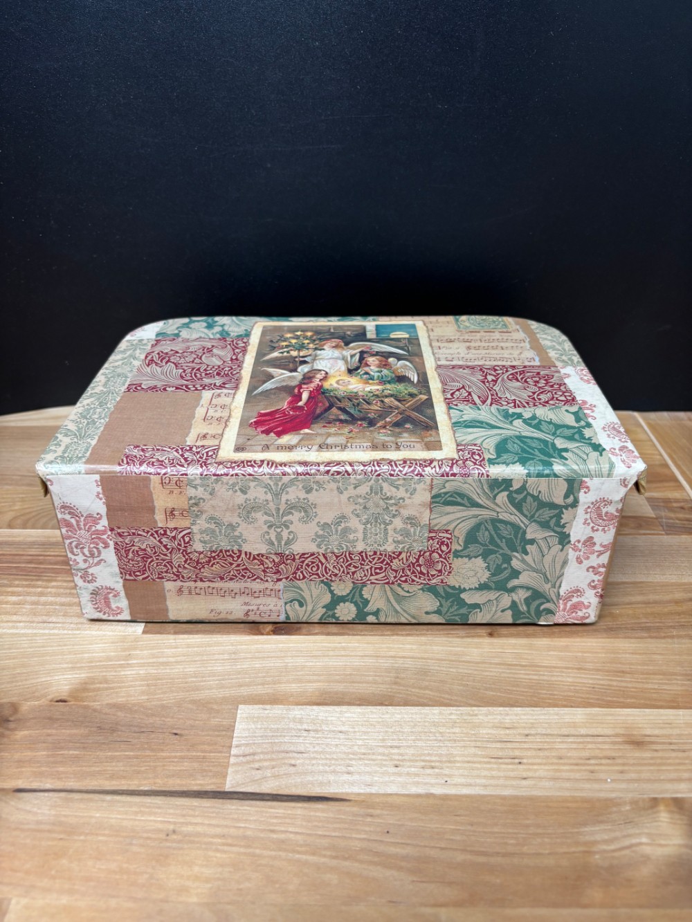 Brother Sister Design Studio Christmas Decorative Suitcase Box Nativity Angels 2007