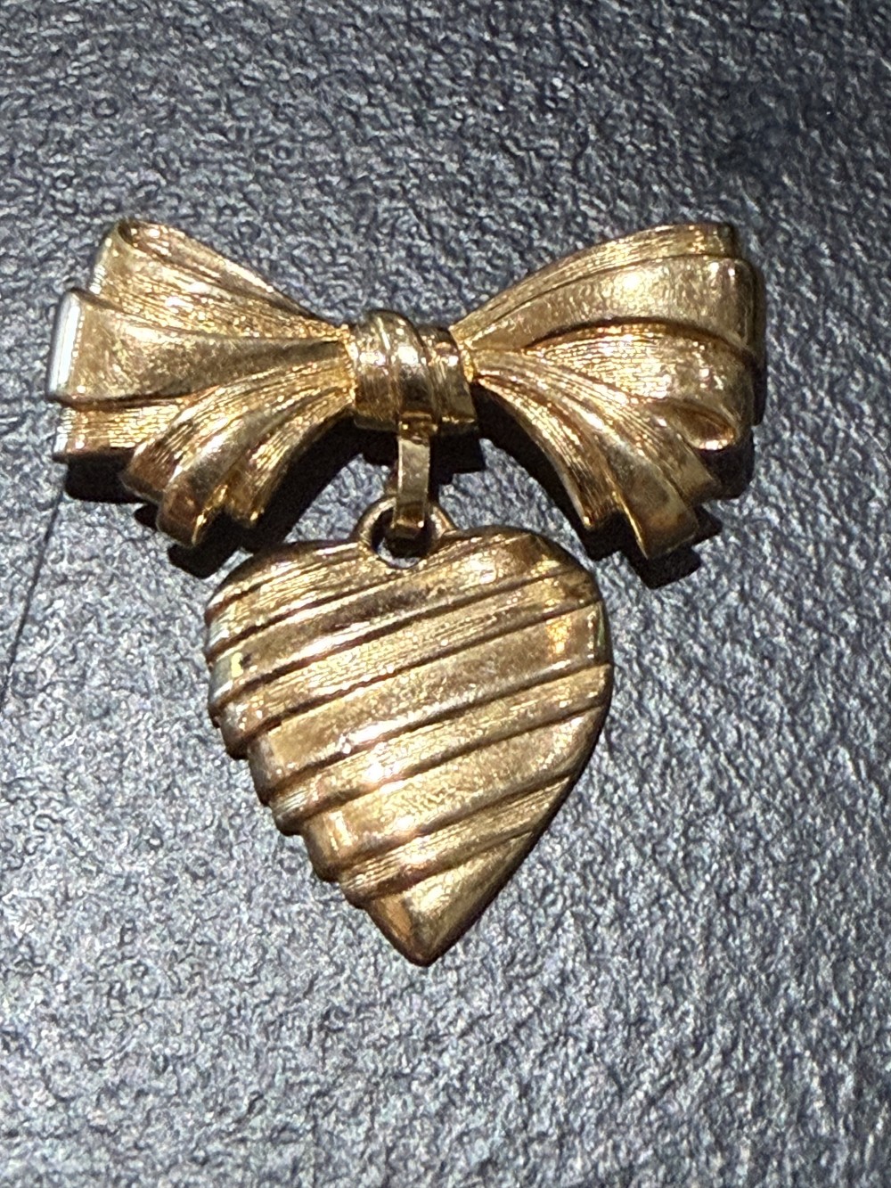 Vintage Gold Bow with Dangling Heart Engraved with I LOVE YOU MOTHER on the back