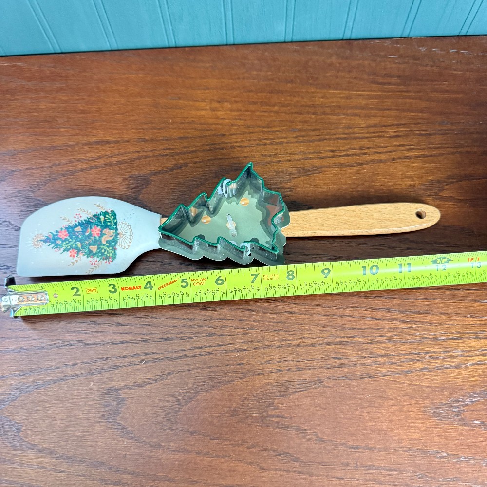 Christmas Tree Spatula and Cookie Cutter Set