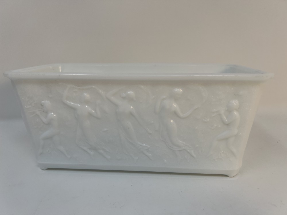 Vtg Hand Made L E Smith Milk Glass Pla