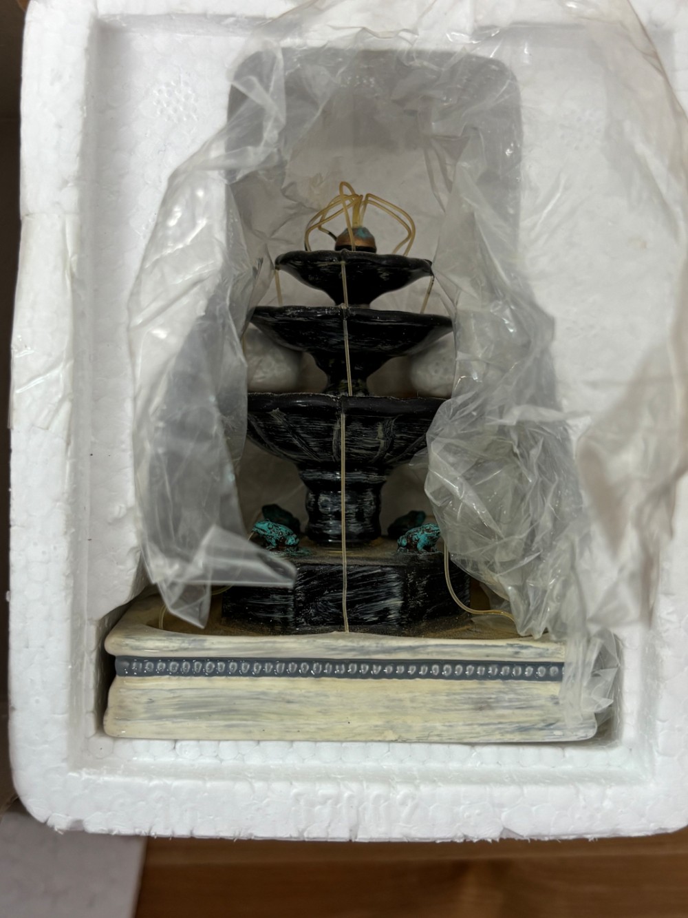 Department 56 Village Accessories Formal Fountain 53321 Retired with Box