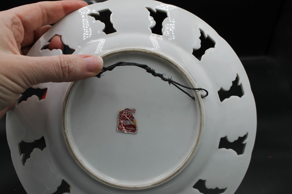 s/2 vtg reticulated fruit display plates