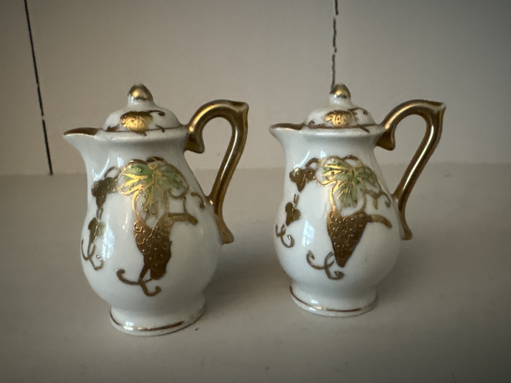 Occupied Japan S & P Shakers - Tea Kettle Shape