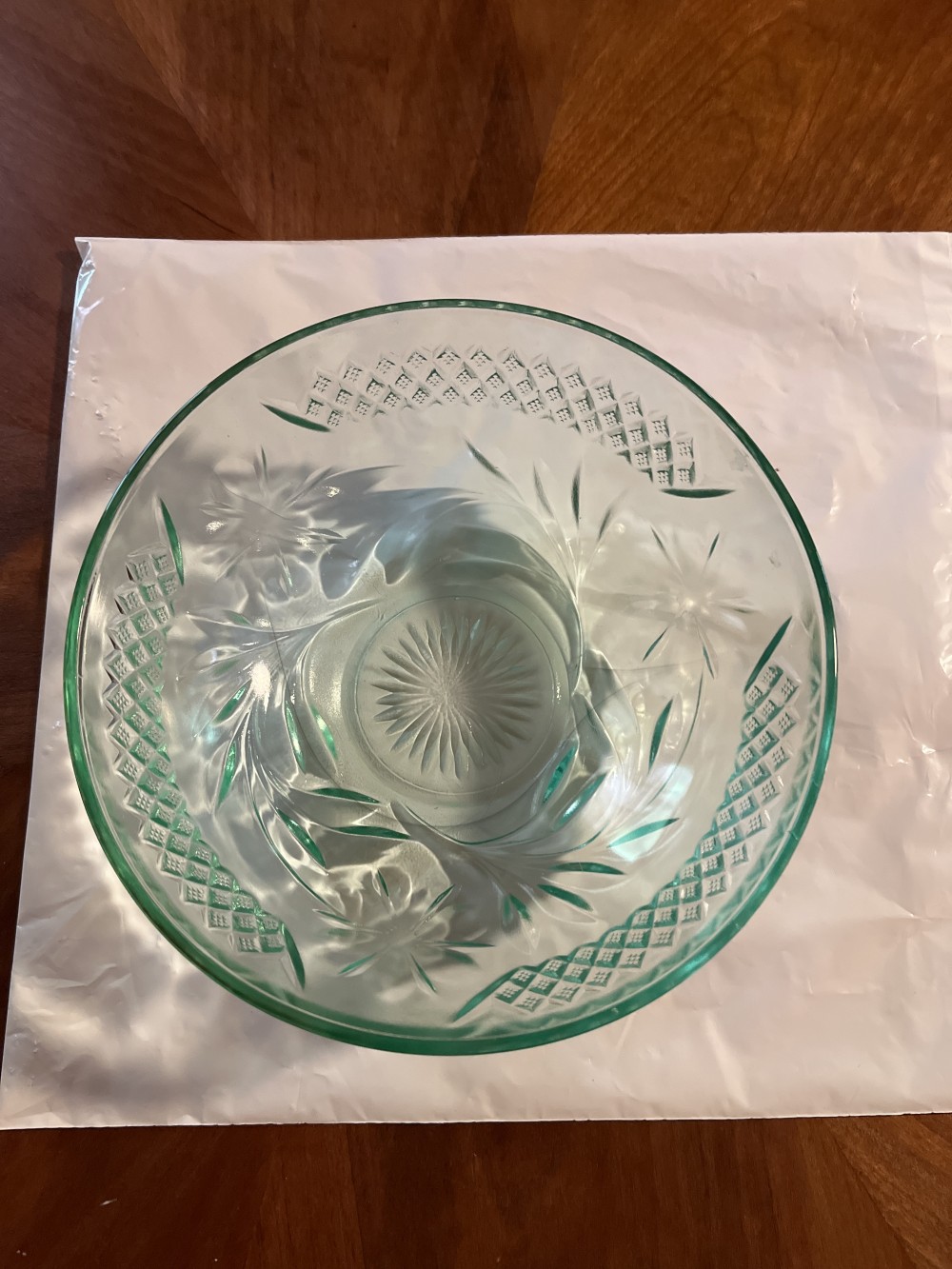 1920s uranium glass bowl GLOWS