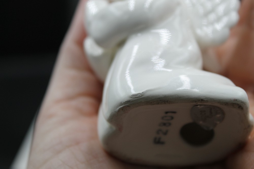 Vtg NAPCO praying angel figurine