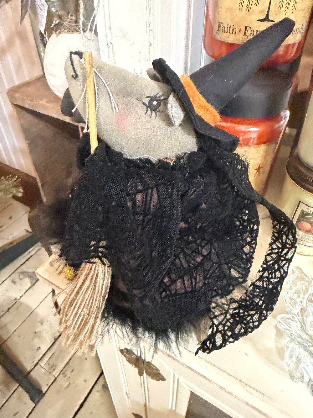 Collector witch/mouse