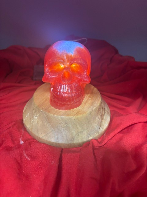 Crimson Glow Skull Light – Handcrafted Resin & Wood Accent Lamp