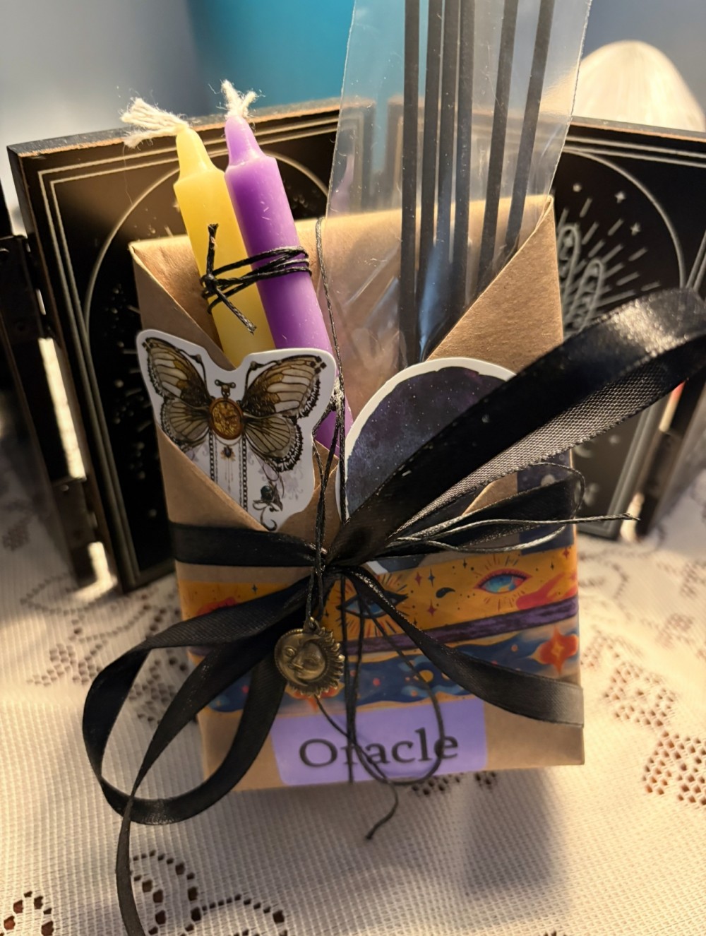 Mystery Date With A Deck-Oracle