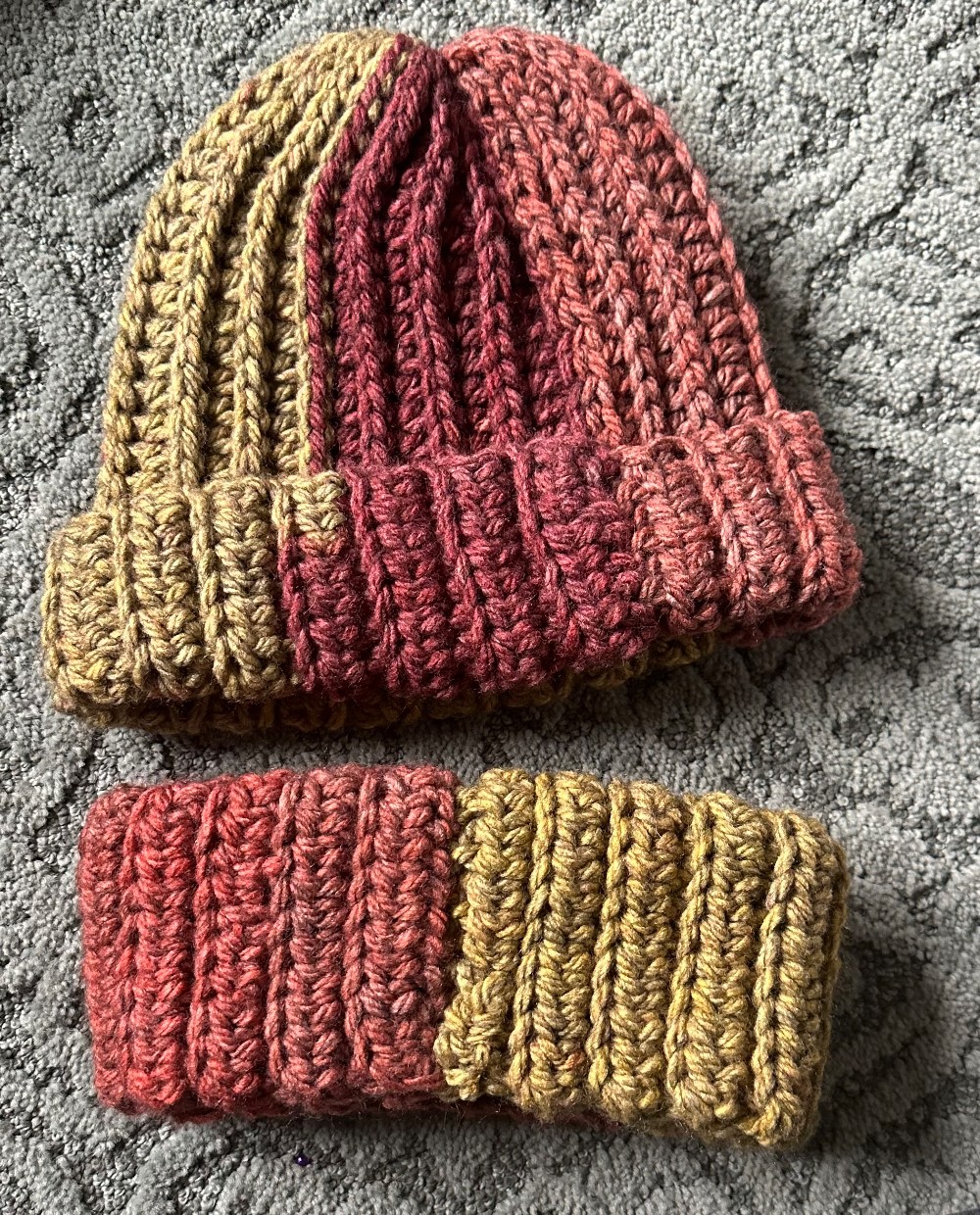 Orang n gold warm hat w neck warmer