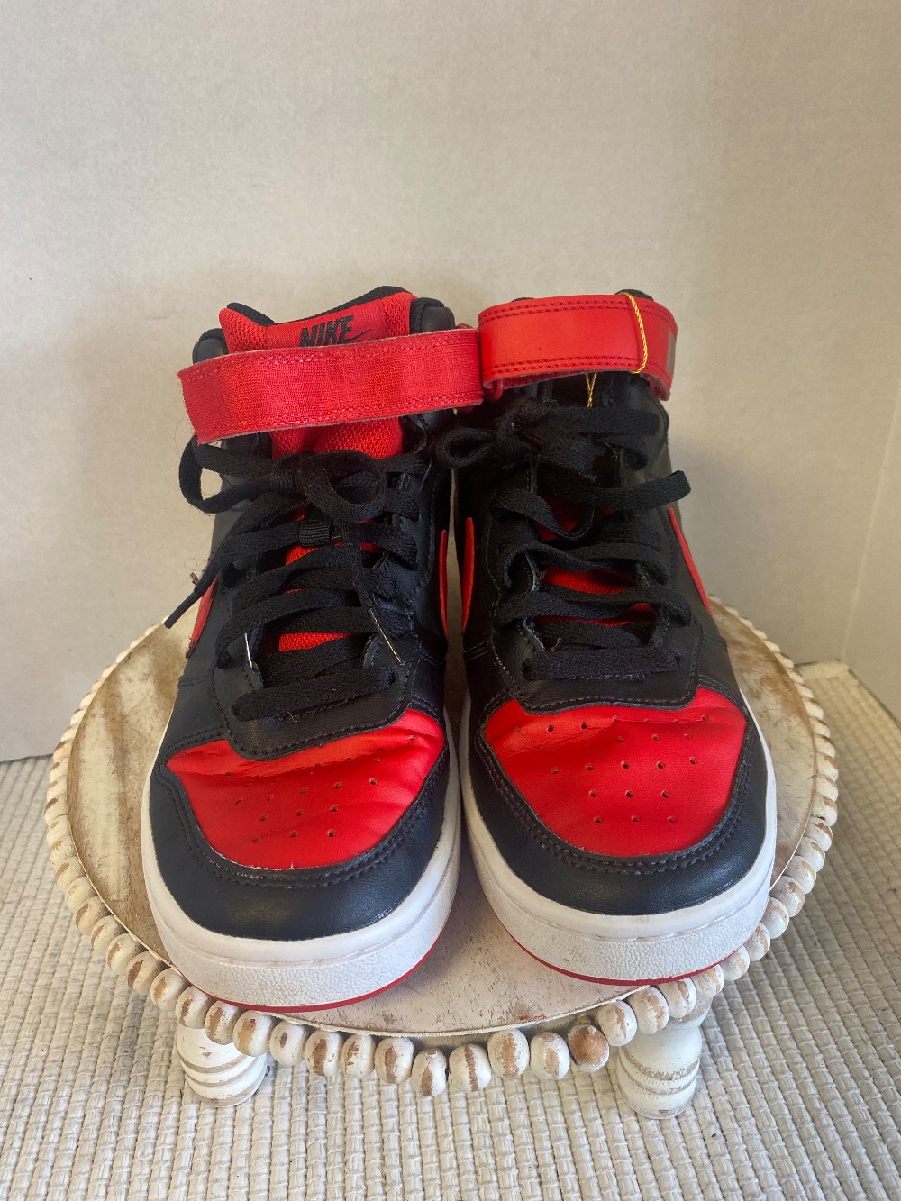 Nike Court Borough Mid 2 High Top-Size 6.5Y