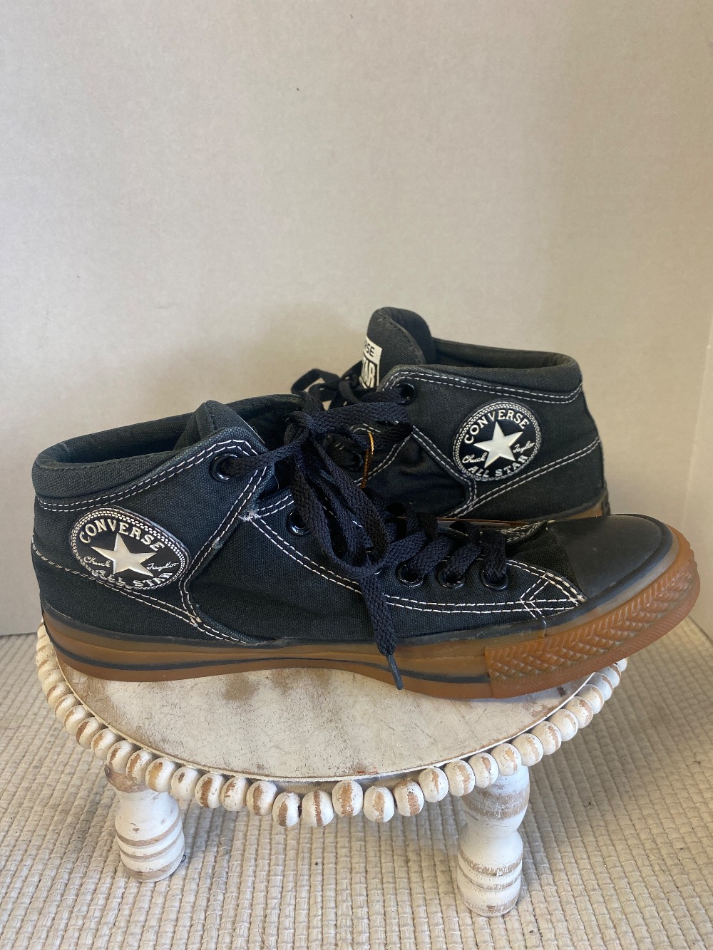 Converse Chuck Taylor Mid All Star-Size 8