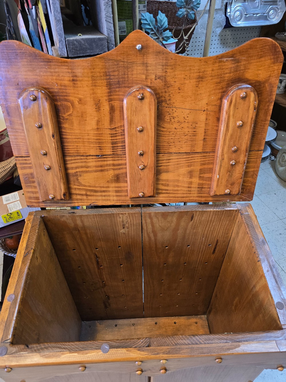 Rustic Laundry Hamper/Blanket Storage