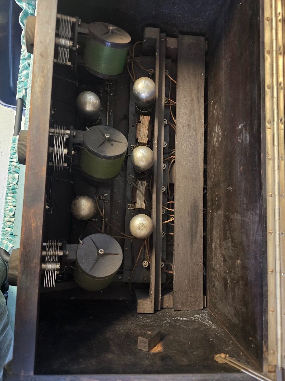 Antique 5 tube Radio