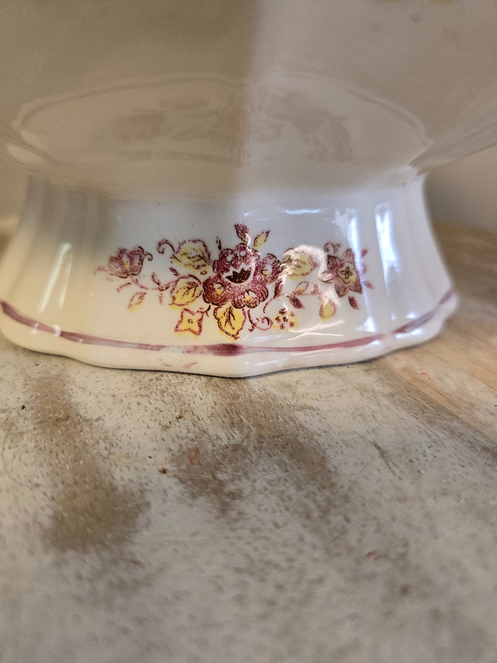 4 pc Tureen Set-chip on ladle