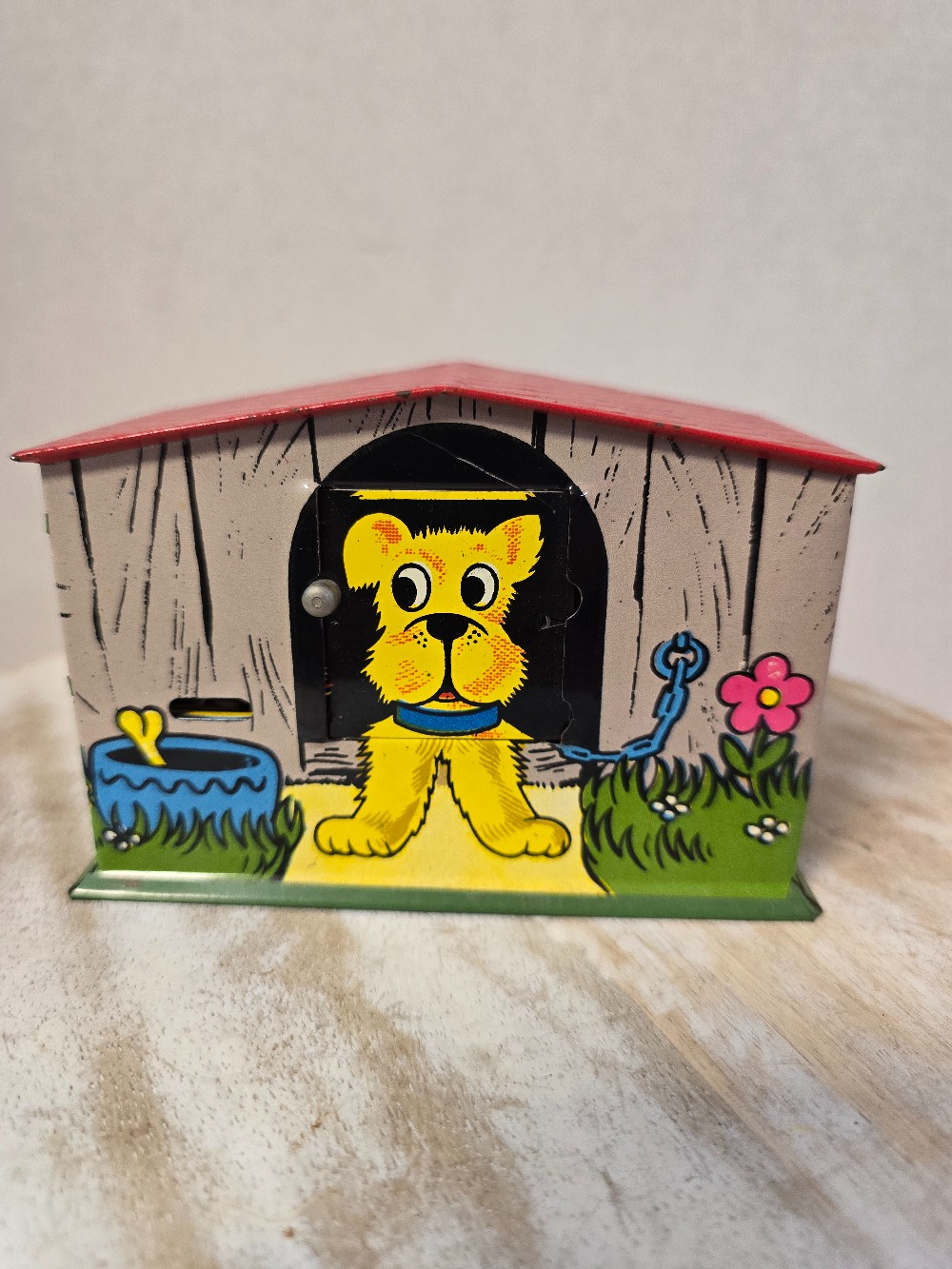 Metal doghouse bank-Works!