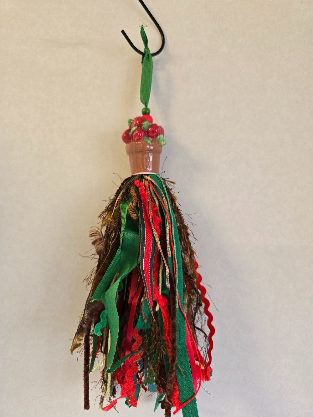 Decorative Tassel-Basket of Apples