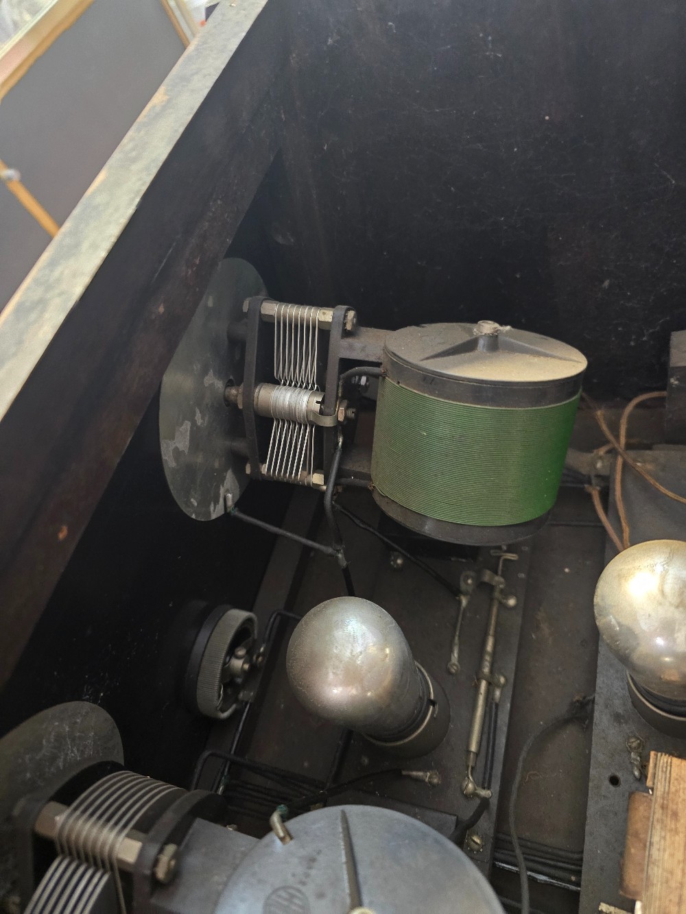 Antique 5 tube Radio