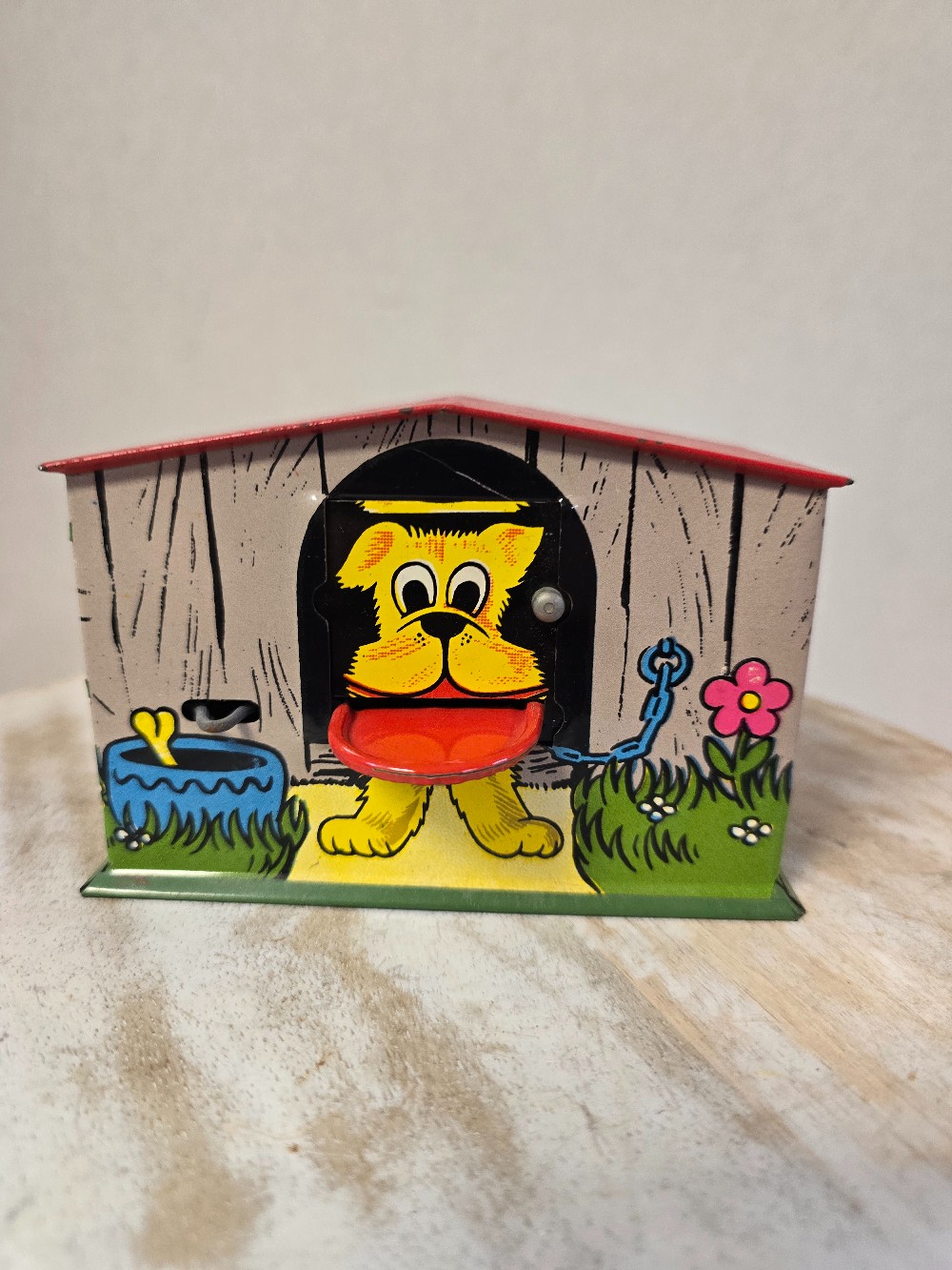 Metal doghouse bank-Works!