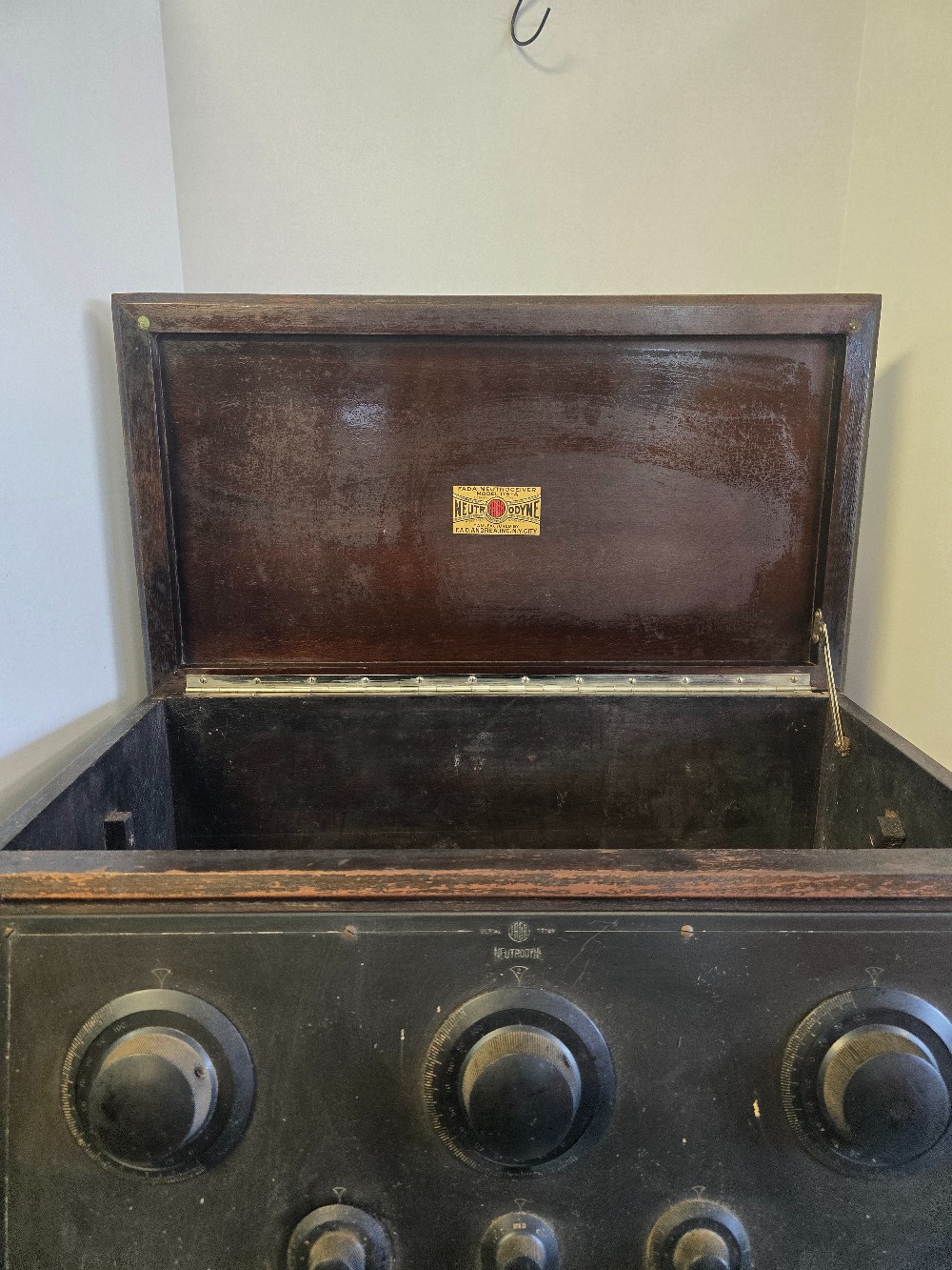 Antique 5 tube Radio