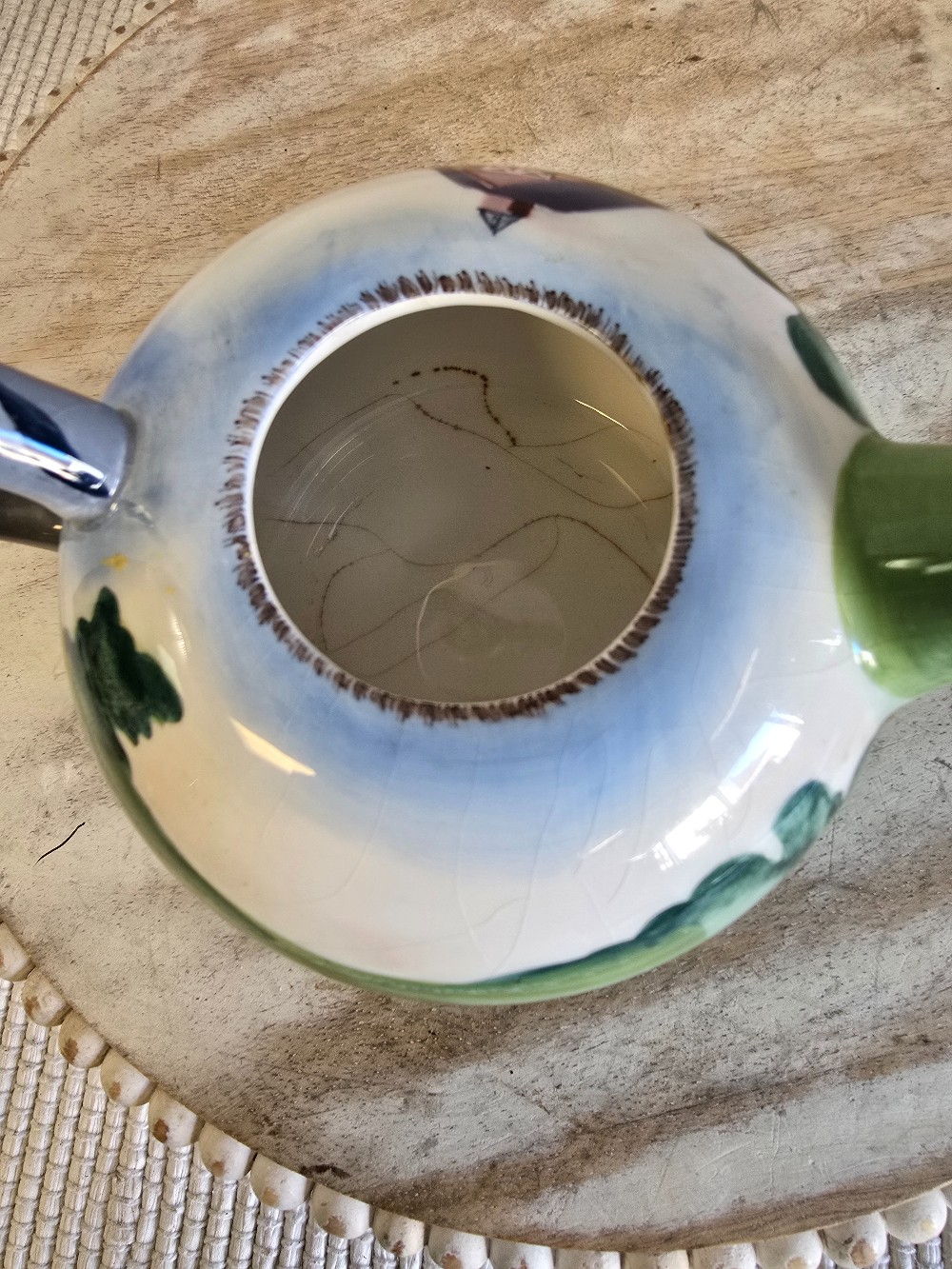 Barn Scene Teapot-1 chip