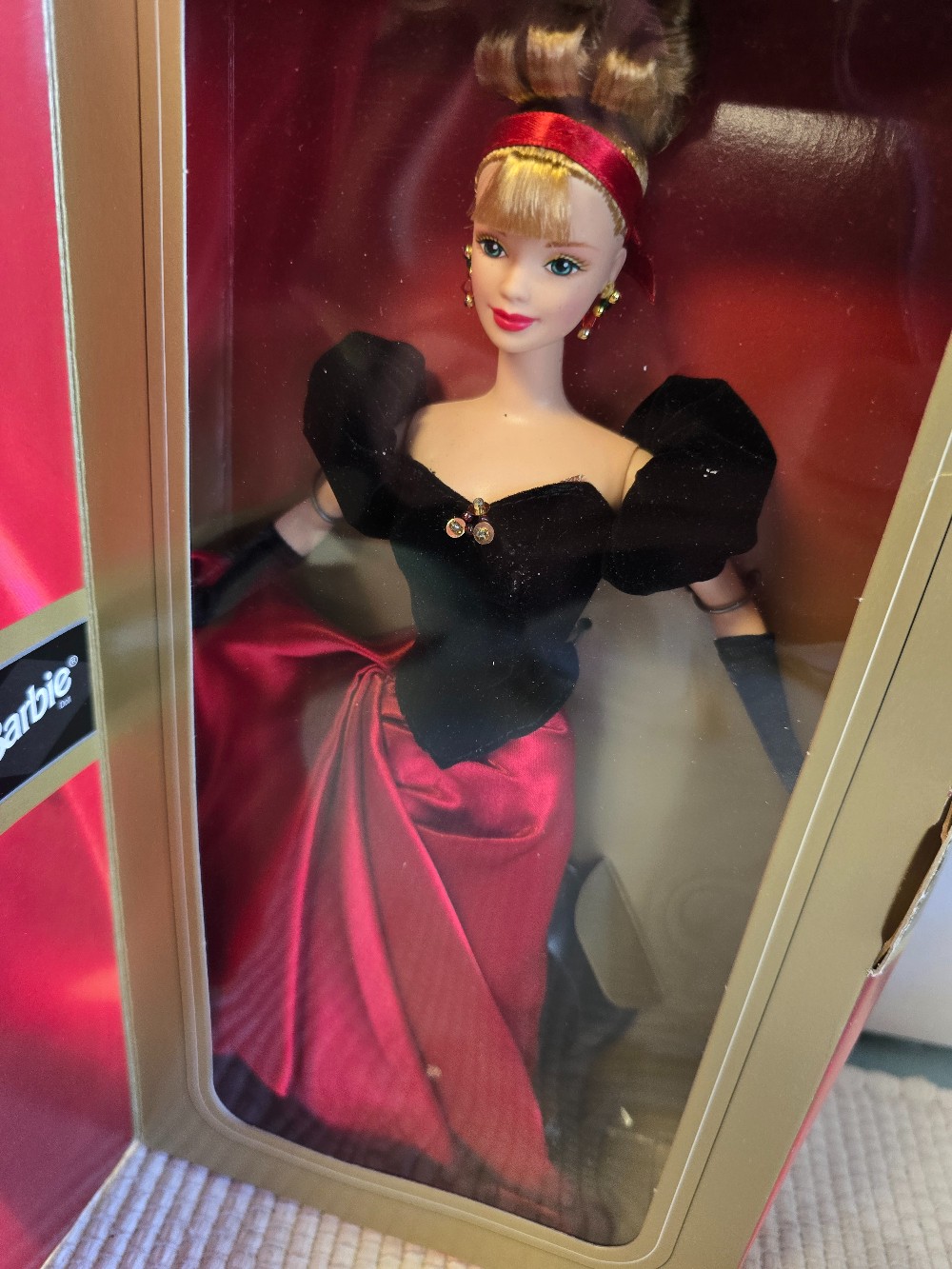 1998 Avon Winter Splendor Barbie
