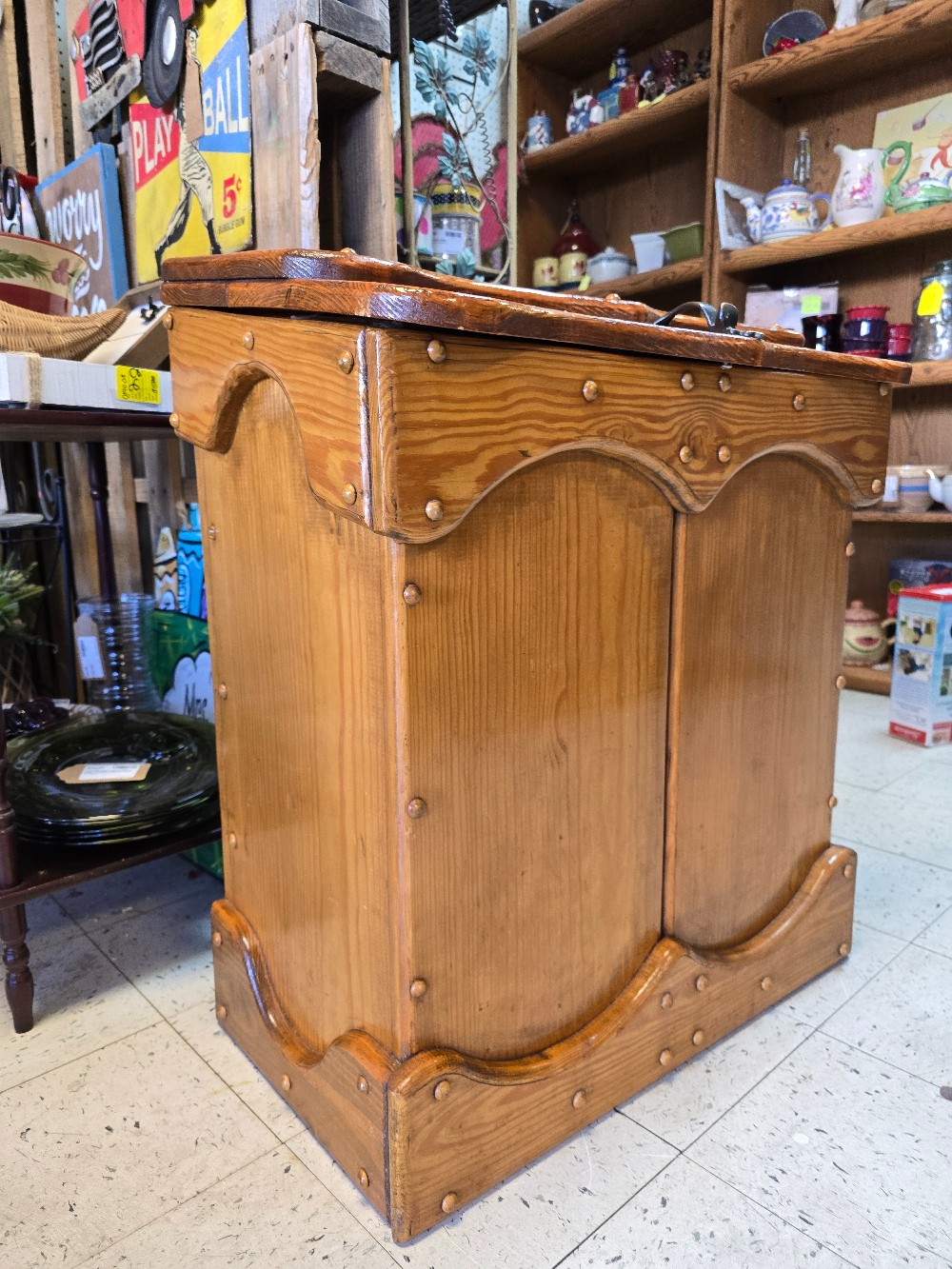 Rustic Laundry Hamper/Blanket Storage