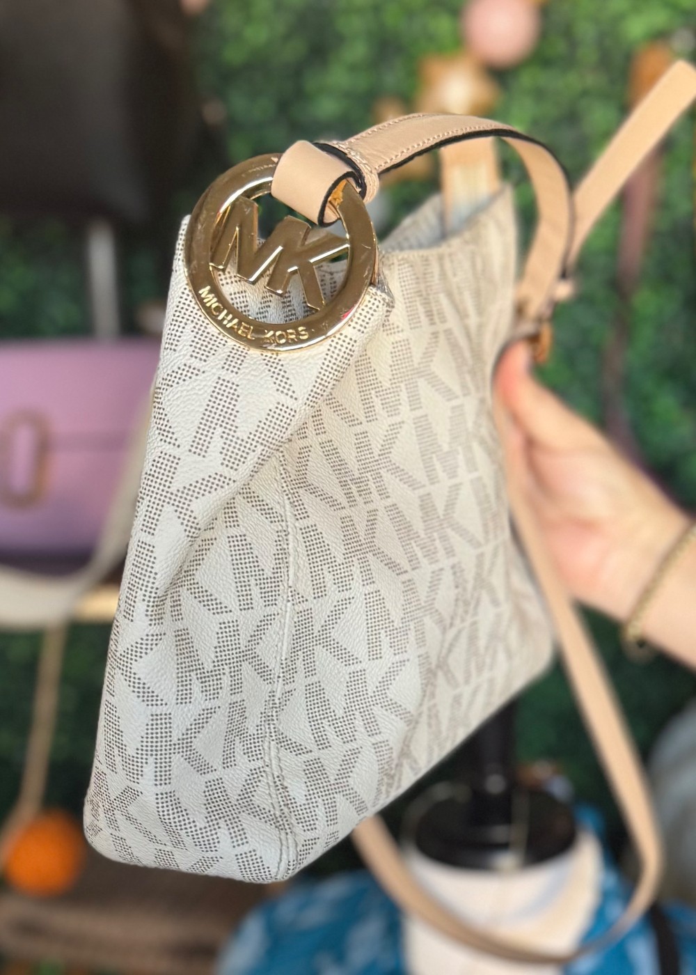 Consigned Bags / Shoes