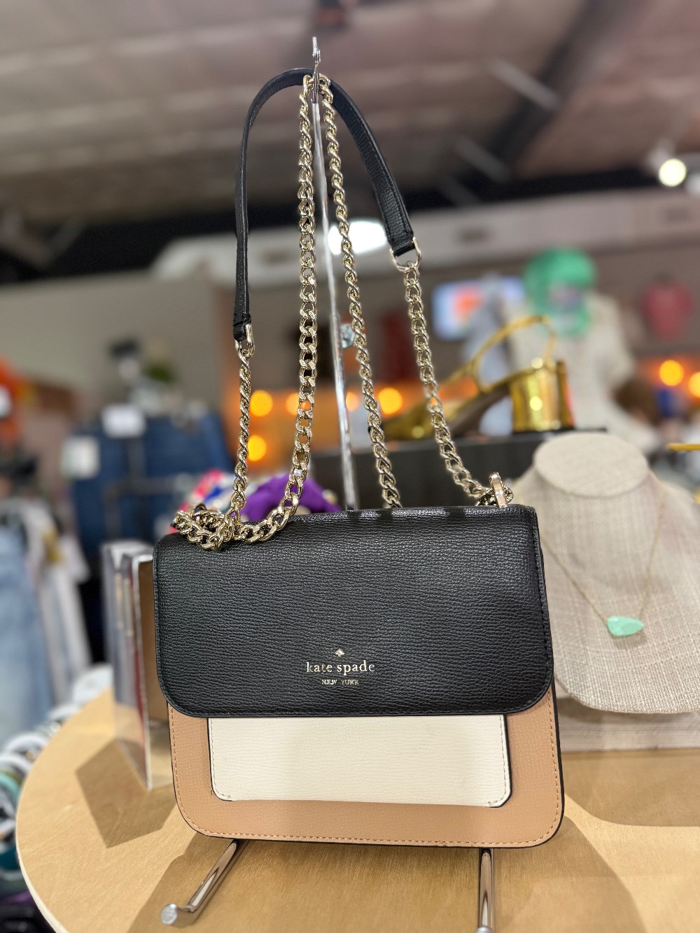 Consigned Bags / Shoes