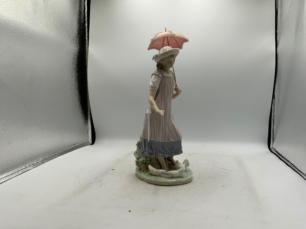 Iladro Susan and the Doves