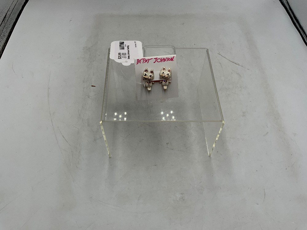 Betsy Johnson Earring