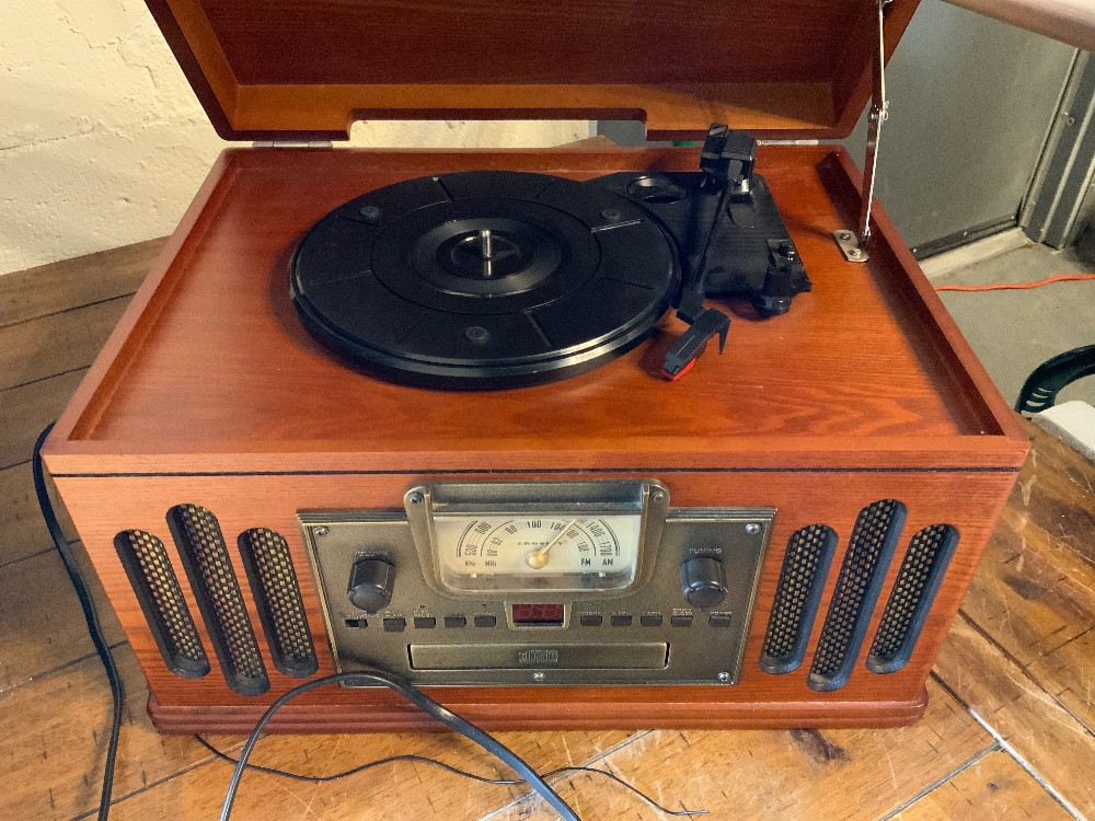 Crosley Record Player / Radio