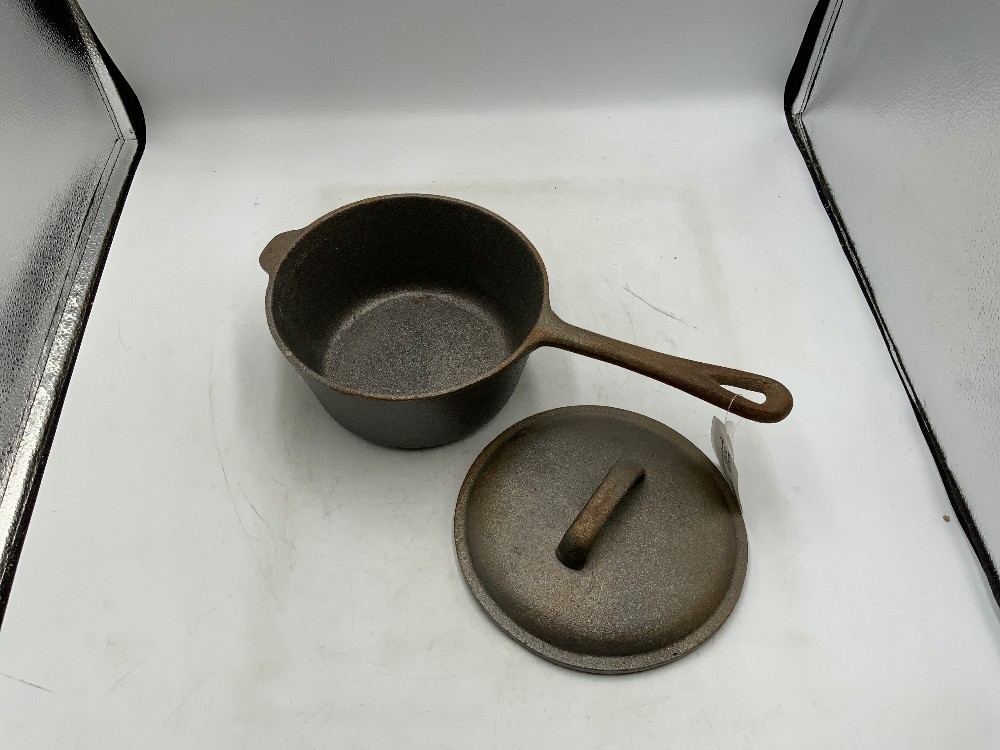 Casit Iron 2 qt Sauce Pan with Lid