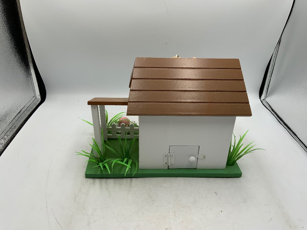 NEW Pet Rescue Bird House
