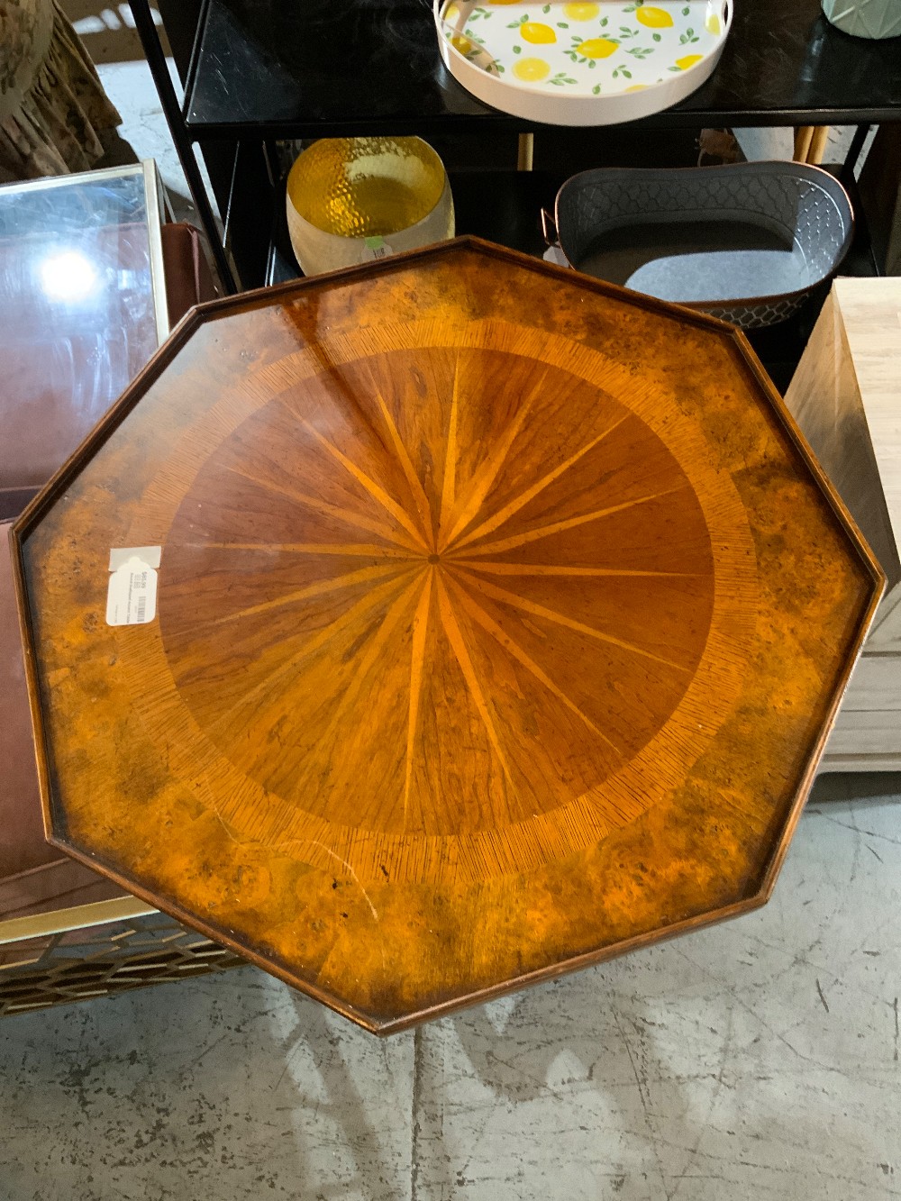 Round Scalloped Accent Table