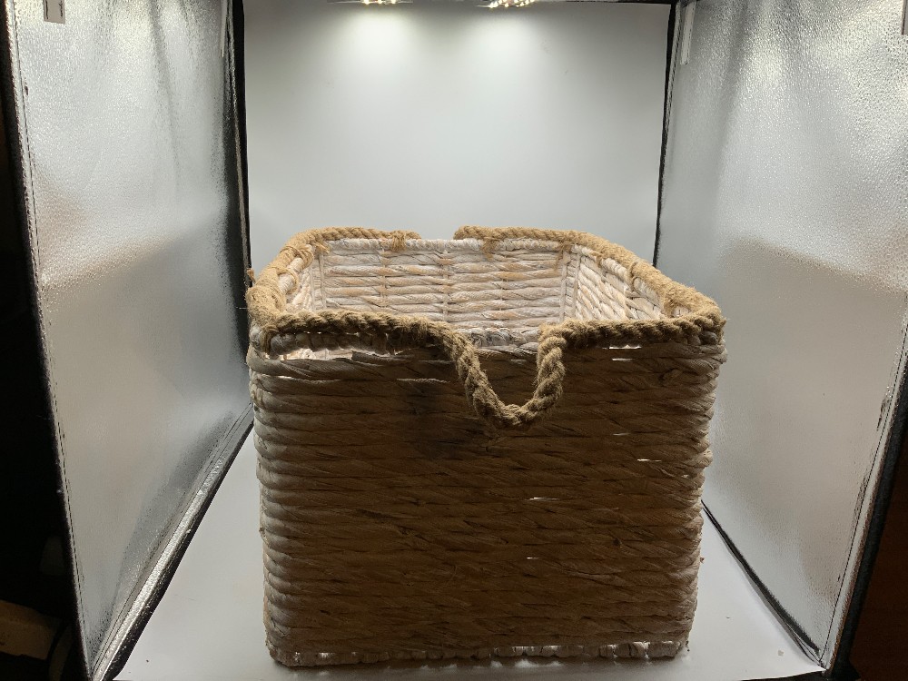 Lg Basket w/ Rope Handle