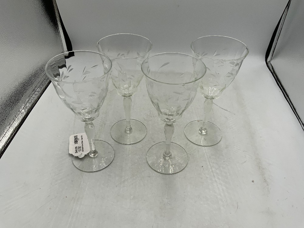 Etched Wine Glass - Set of 4