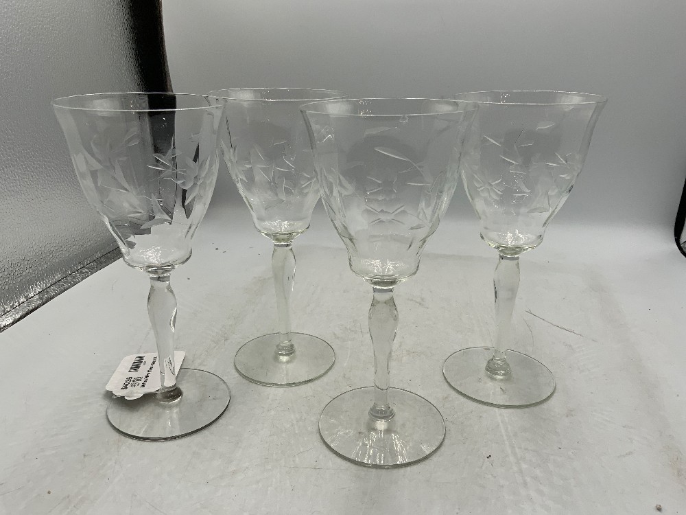 Etched Wine Glass - Set of 4