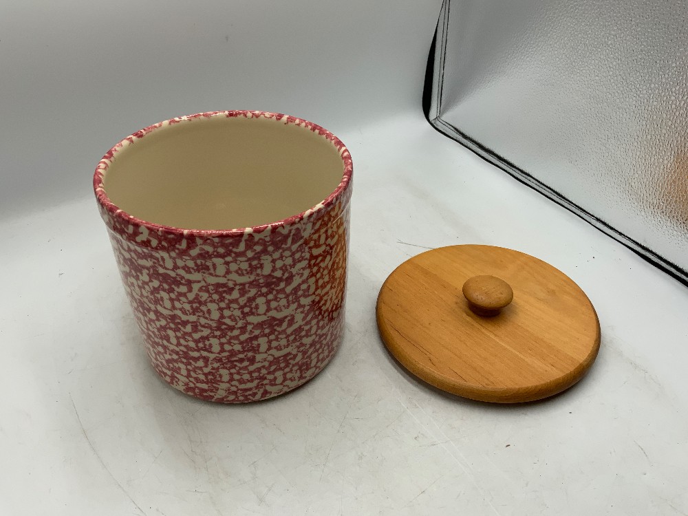 Medium Gerald Hen Spongeware Canister