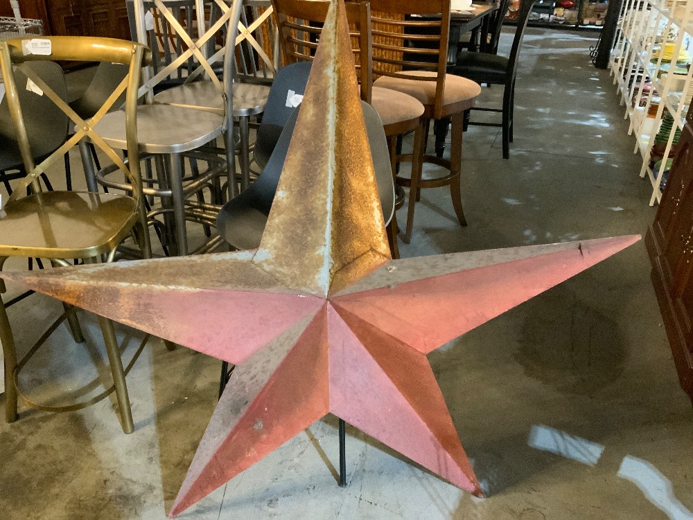 Large Rustic Red Metal Star