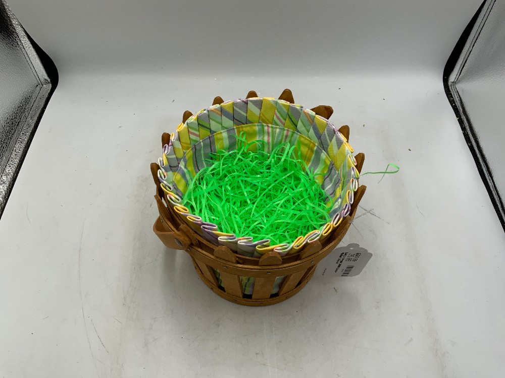 Longaberger 2006 Easter Picket Basket