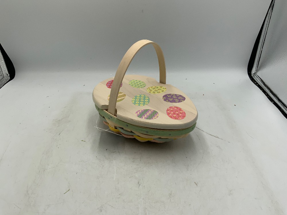 Longaberger 2009 Easter Egg Whitewashed Basket w Lid
