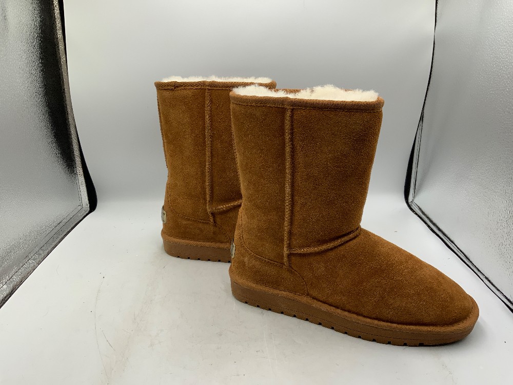 Cloud 9 Sheepskin Boot sz 8 NEW